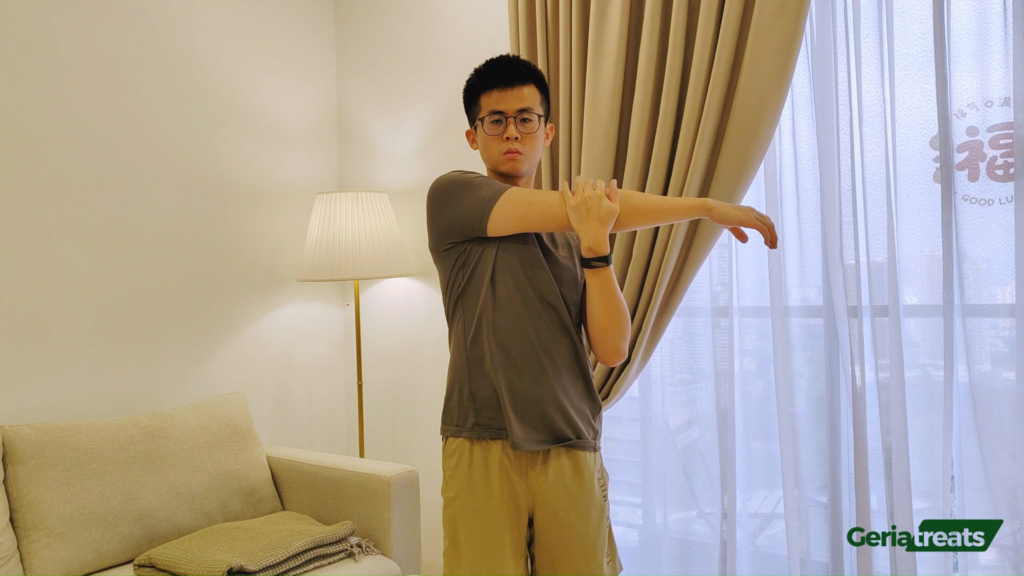 055 Cross body shoulder stretch