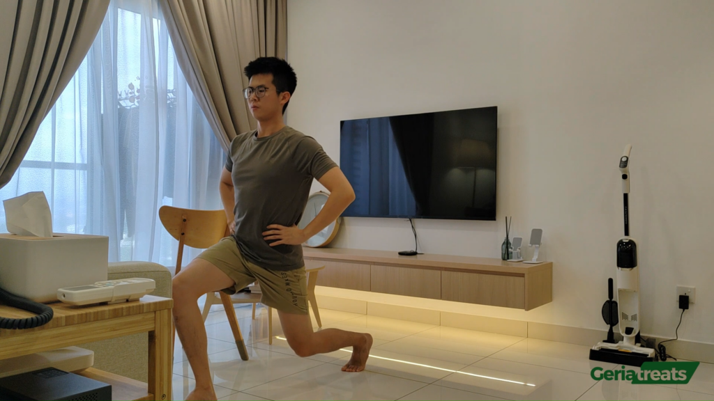 076 Forward lunges – alternating